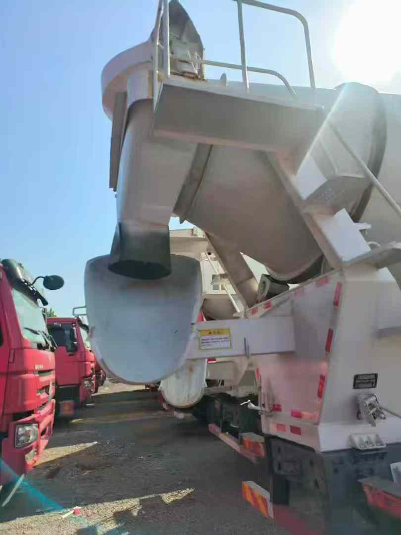 Howo Mixer Tank Export Version - Image 4